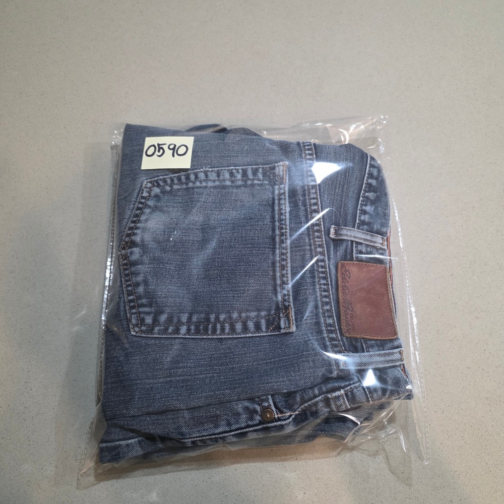 Eddie Bauer Mens Straight Leg Jeans Blue Denim 40x32 (Actual 39x28) Medium Wash - Picture 12 of 12